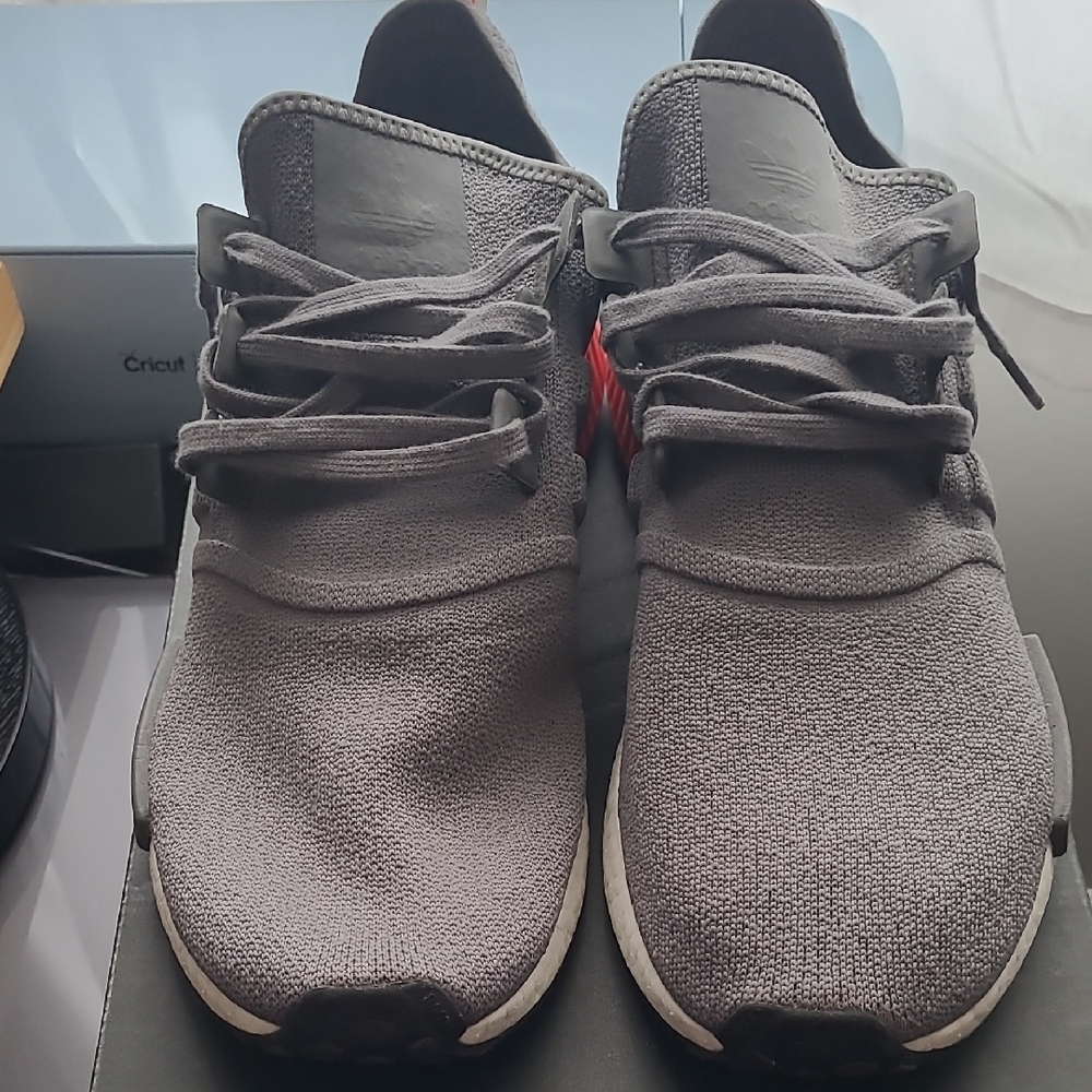 adidas Men's Gray Knit Athletic Sneakers with Red Heel Accent